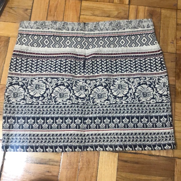 Chic Springfield Mini skirt with cool patterns - Picture 4 of 5